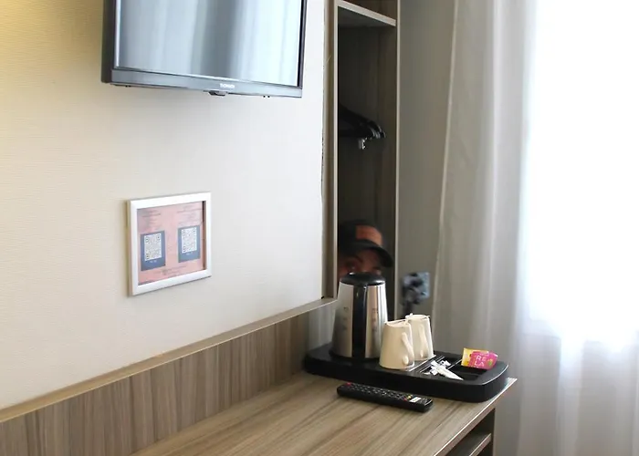 Avia Saphir Montparnasse Hotell