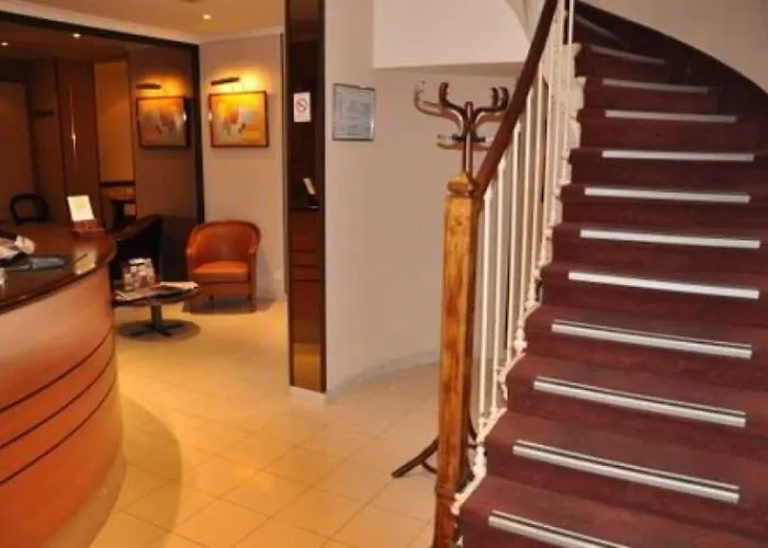 Avia Saphir Montparnasse Paris