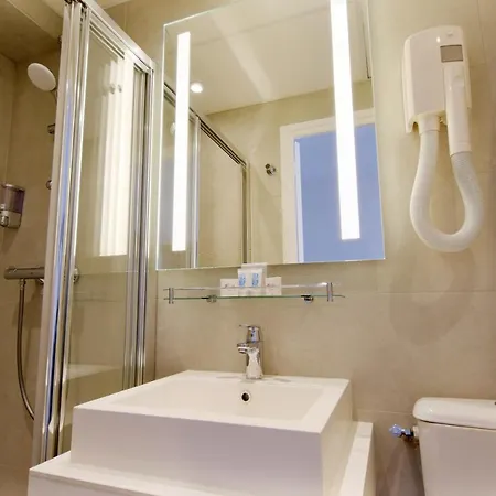 Avia Saphir Montparnasse 3*