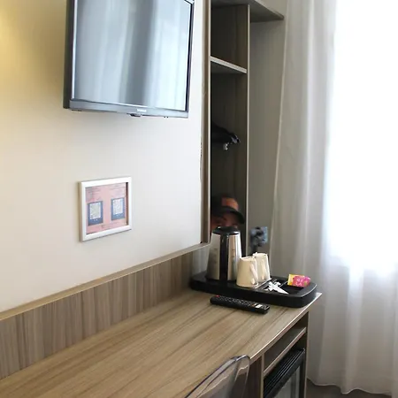 Avia Saphir Montparnasse Hotel