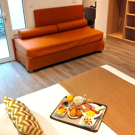 Avia Saphir Montparnasse 3*