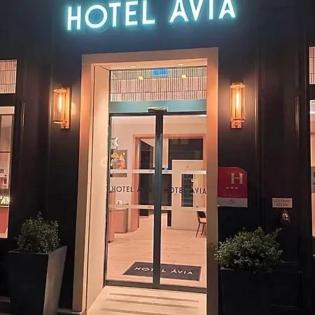 Avia Saphir Montparnasse Париж