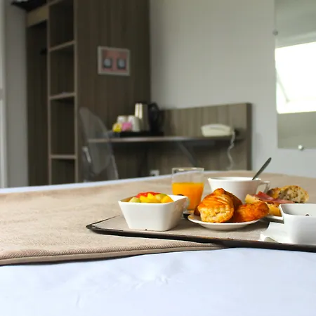 Avia Saphir Montparnasse Hotel 3*