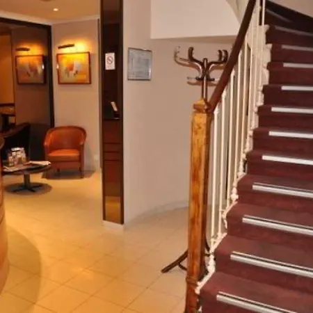 Avia Saphir Montparnasse París