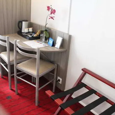 Hotel Avia Saphir Montparnasse 3*