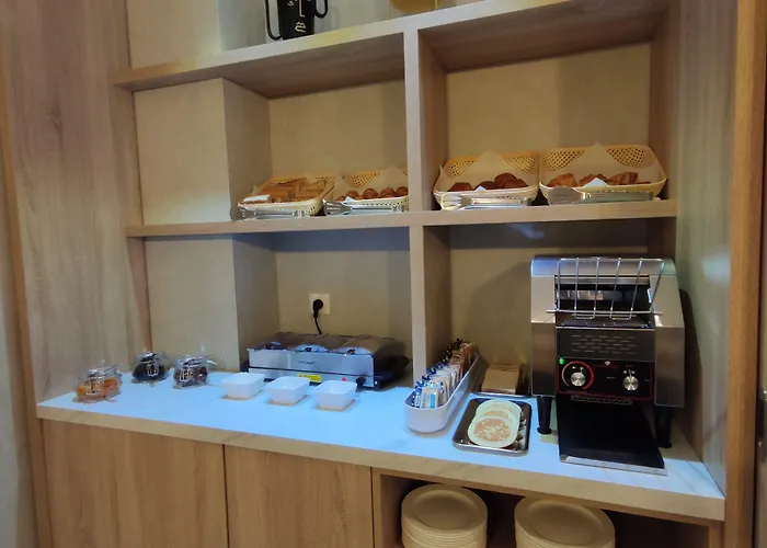 Avia Saphir Montparnasse Hotel 3*